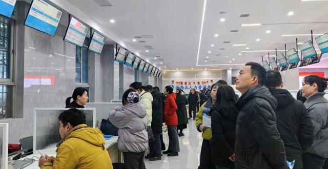 “春风”携岗来 温暖入万家——常德市“春风行动”暨就业援助季现场招聘会直击